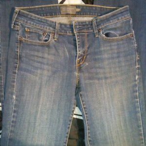 womens Levi's Jeans size 28L